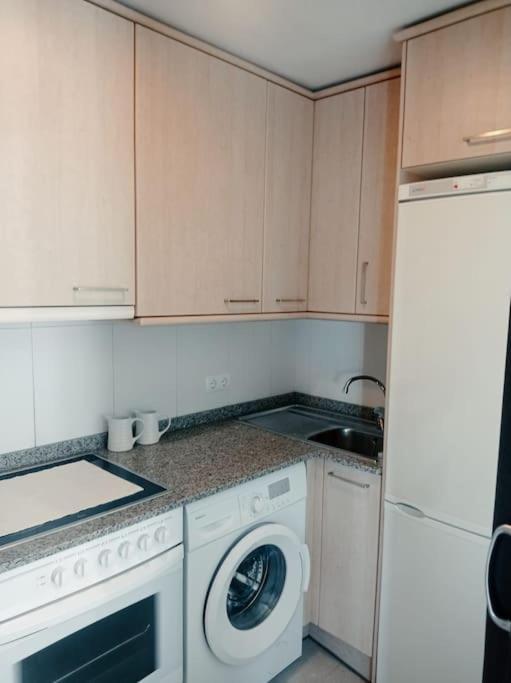 Acogedor Apartamento Con Piscina Y Garaje Apartment อูเอสกา ภายนอก รูปภาพ