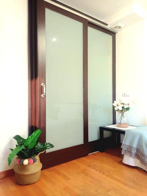 Acogedor Apartamento Con Piscina Y Garaje Apartment อูเอสกา ภายนอก รูปภาพ